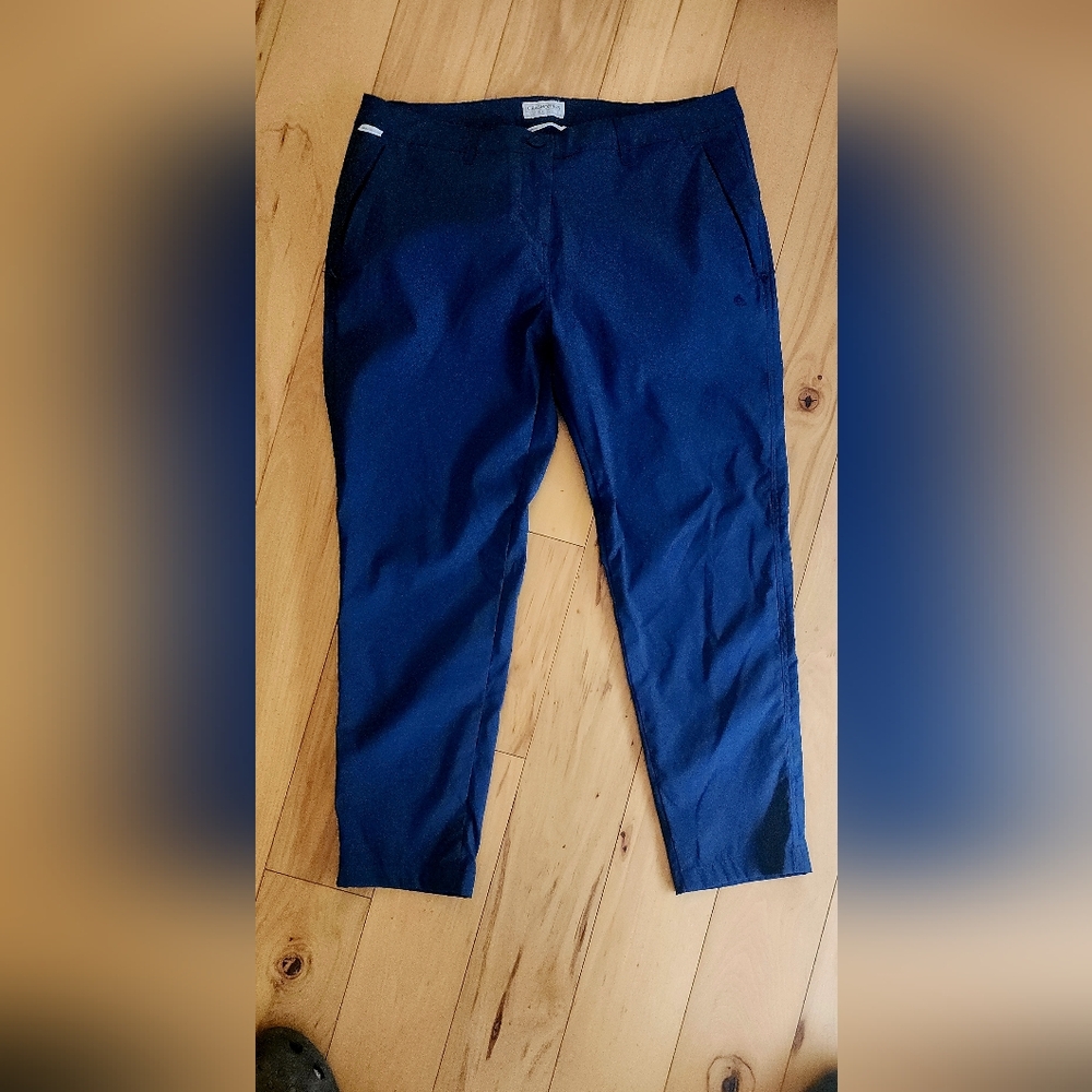 Adorable Craghoppers women's athletic pants/golf wear